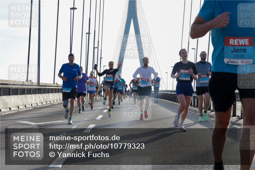 03.10.2026 - Köhlbrandbrückenlauf Yannick Fuchs http://msf.ph/oto/10779323 03.10.2026 09:24:28 Position 1 2388, 2333 meine-sportfotos.de