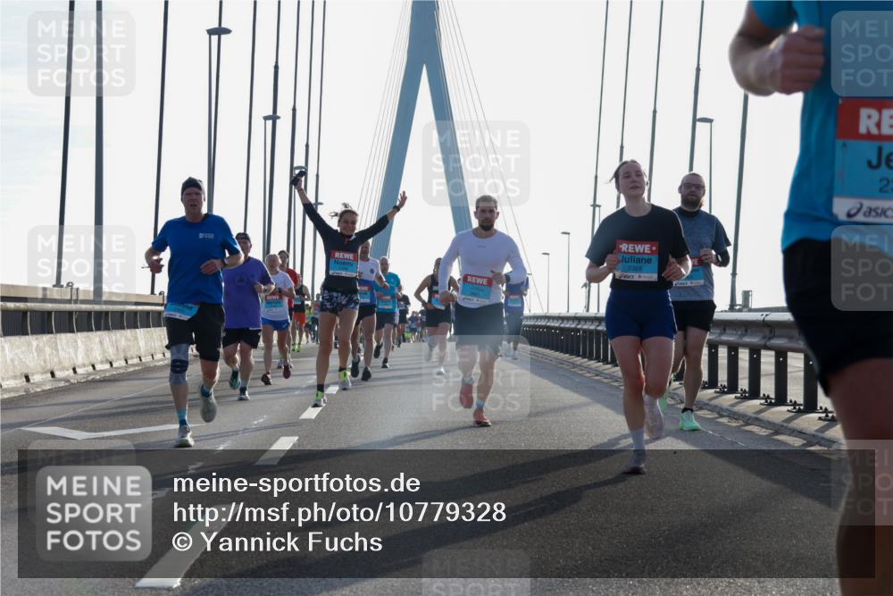 03.10.2026 - Köhlbrandbrückenlauf Yannick Fuchs http://msf.ph/oto/10779328 03.10.2026 09:24:28 Position 1 2388, 23 meine-sportfotos.de