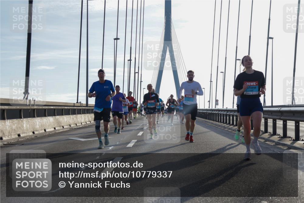 03.10.2026 - Köhlbrandbrückenlauf Yannick Fuchs http://msf.ph/oto/10779337 03.10.2026 09:24:29 Position 1 2388 meine-sportfotos.de