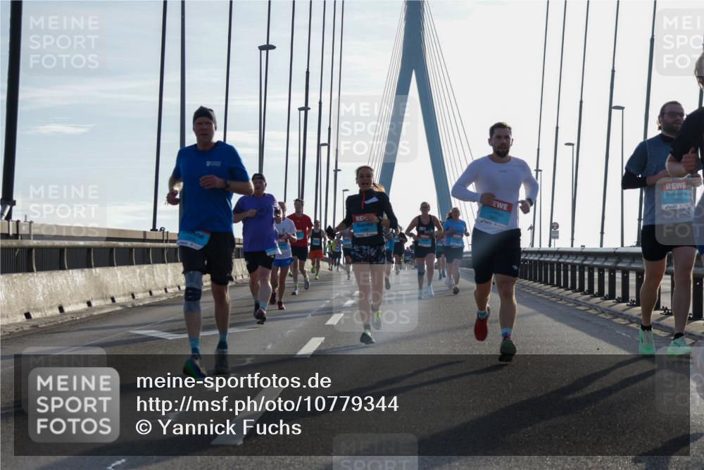 03.10.2026 - Köhlbrandbrückenlauf Yannick Fuchs http://msf.ph/oto/10779344 03.10.2026 09:24:29 Position 1 1355 meine-sportfotos.de