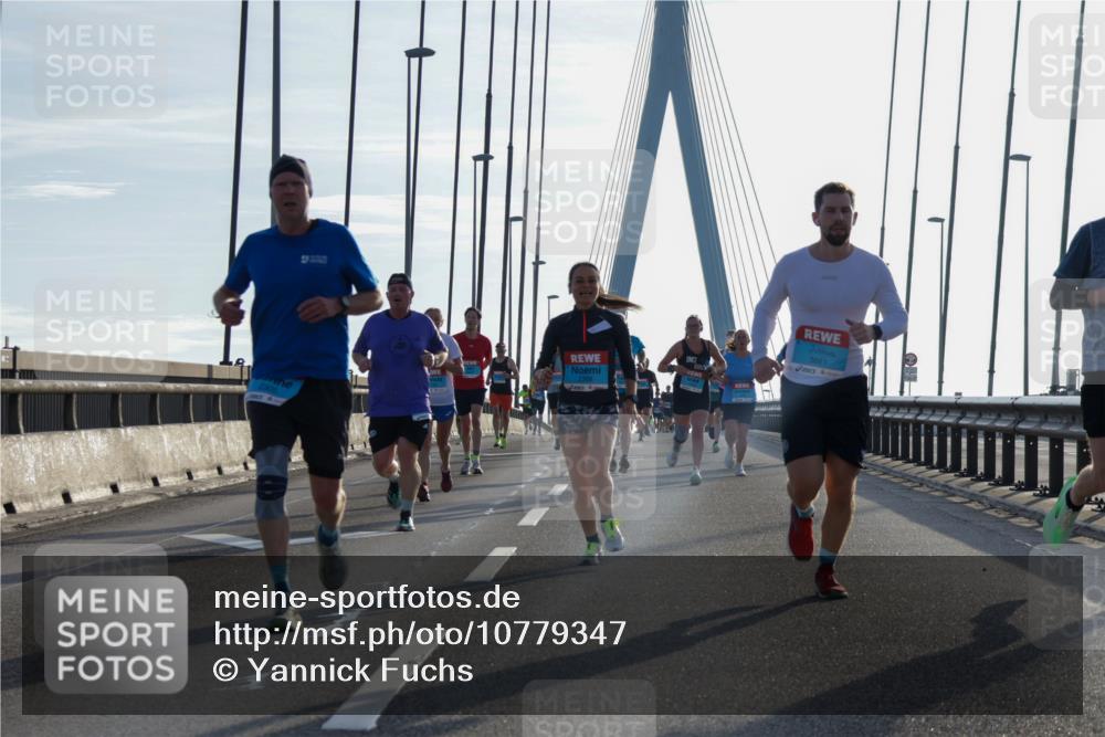 03.10.2026 - Köhlbrandbrückenlauf Yannick Fuchs http://msf.ph/oto/10779347 03.10.2026 09:24:29 Position 1 3861 meine-sportfotos.de