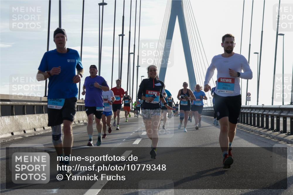 03.10.2026 - Köhlbrandbrückenlauf Yannick Fuchs http://msf.ph/oto/10779348 03.10.2026 09:24:30 Position 1 2305, 3861 meine-sportfotos.de