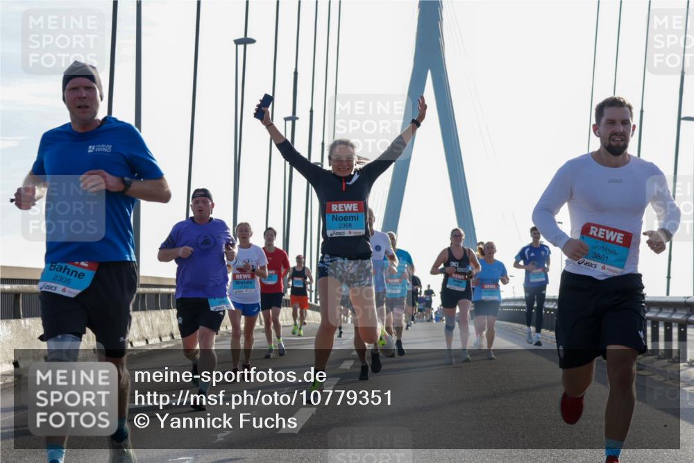 03.10.2026 - Köhlbrandbrückenlauf Yannick Fuchs http://msf.ph/oto/10779351 03.10.2026 09:24:30 Position 1 2305, 2368, 3861 meine-sportfotos.de