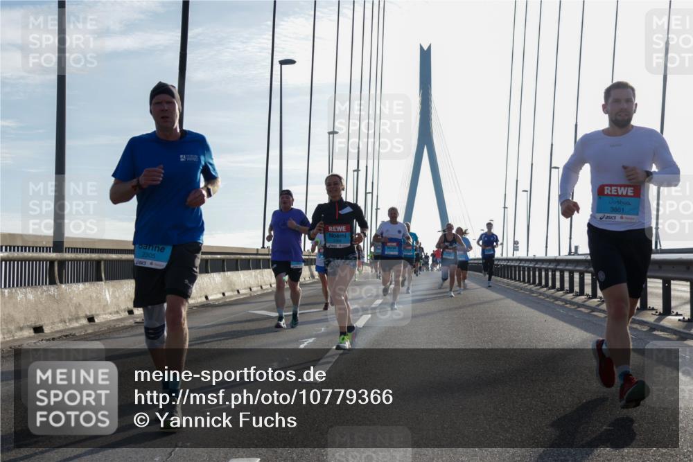 03.10.2026 - Köhlbrandbrückenlauf Yannick Fuchs http://msf.ph/oto/10779366 03.10.2026 09:24:31 Position 1 2305, 3861 meine-sportfotos.de