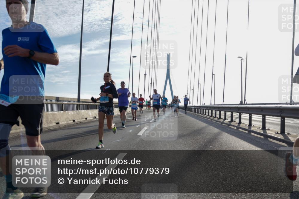 03.10.2026 - Köhlbrandbrückenlauf Yannick Fuchs http://msf.ph/oto/10779379 03.10.2026 09:24:32 Position 1 2305 meine-sportfotos.de