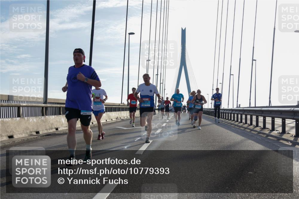 03.10.2026 - Köhlbrandbrückenlauf Yannick Fuchs http://msf.ph/oto/10779393 03.10.2026 09:24:33 Position 1  meine-sportfotos.de