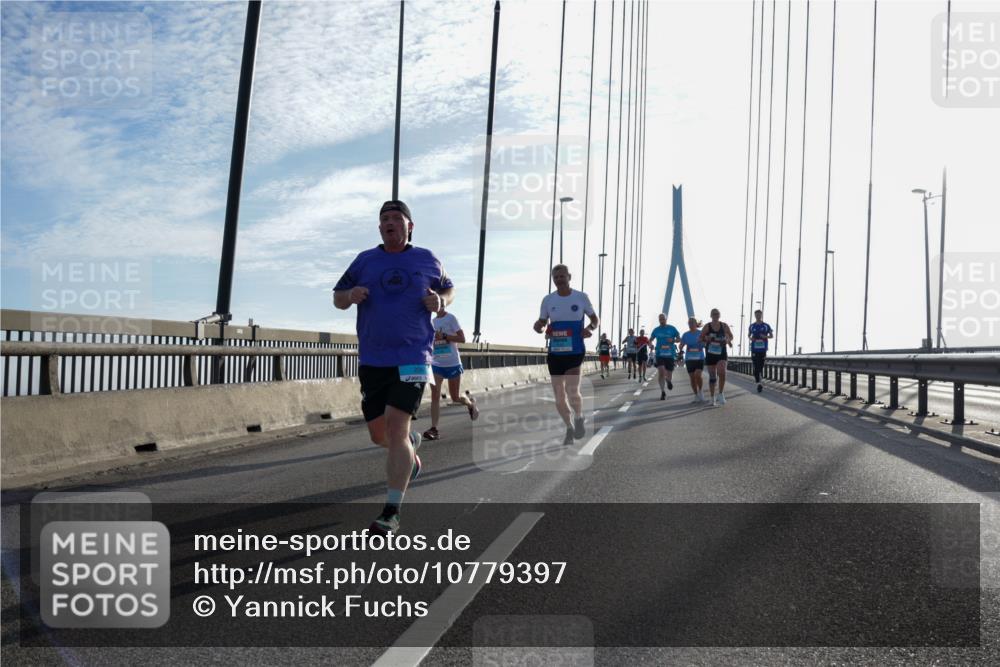 03.10.2026 - Köhlbrandbrückenlauf Yannick Fuchs http://msf.ph/oto/10779397 03.10.2026 09:24:34 Position 1  meine-sportfotos.de