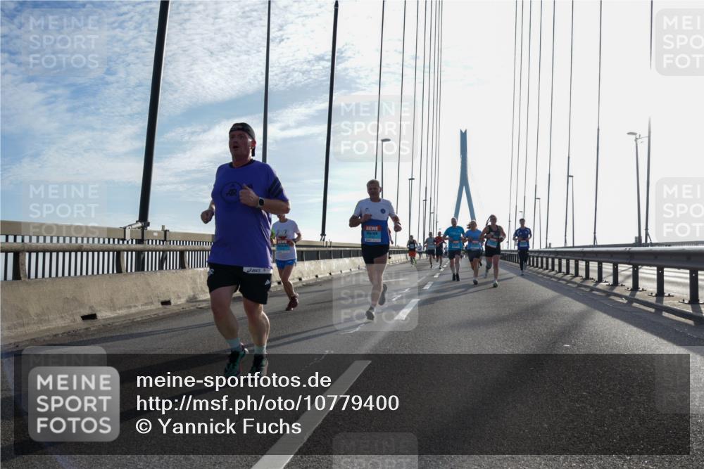 03.10.2026 - Köhlbrandbrückenlauf Yannick Fuchs http://msf.ph/oto/10779400 03.10.2026 09:24:34 Position 1  meine-sportfotos.de