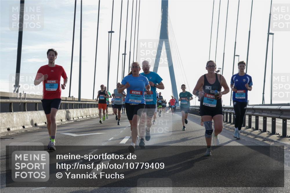 03.10.2026 - Köhlbrandbrückenlauf Yannick Fuchs http://msf.ph/oto/10779409 03.10.2026 09:24:35 Position 1 2670, 1267, 1426 meine-sportfotos.de