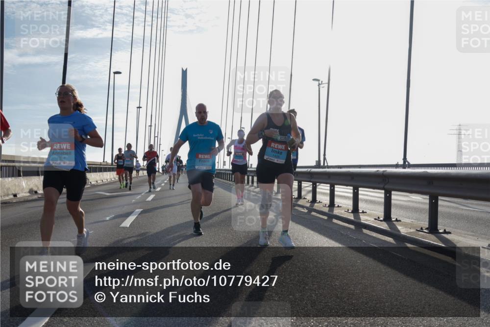 03.10.2026 - Köhlbrandbrückenlauf Yannick Fuchs http://msf.ph/oto/10779427 03.10.2026 09:24:37 Position 1 1267, 1426 meine-sportfotos.de