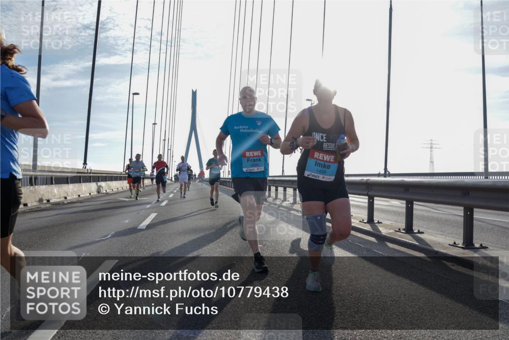 03.10.2026 - Köhlbrandbrückenlauf Yannick Fuchs http://msf.ph/oto/10779438 03.10.2026 09:24:37 Position 1 2006, 1426 meine-sportfotos.de