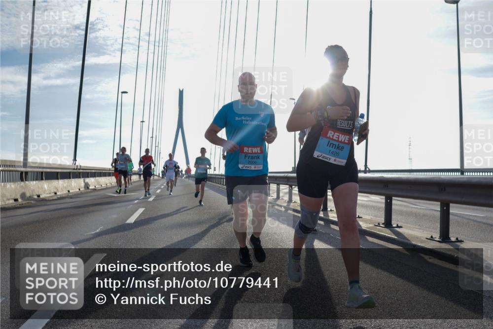 03.10.2026 - Köhlbrandbrückenlauf Yannick Fuchs http://msf.ph/oto/10779441 03.10.2026 09:24:37 Position 1 2006, 1426 meine-sportfotos.de