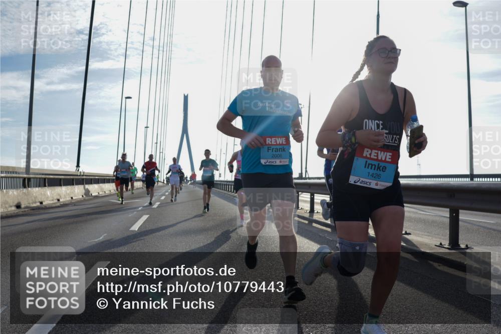 03.10.2026 - Köhlbrandbrückenlauf Yannick Fuchs http://msf.ph/oto/10779443 03.10.2026 09:24:38 Position 1 2006, 1426 meine-sportfotos.de
