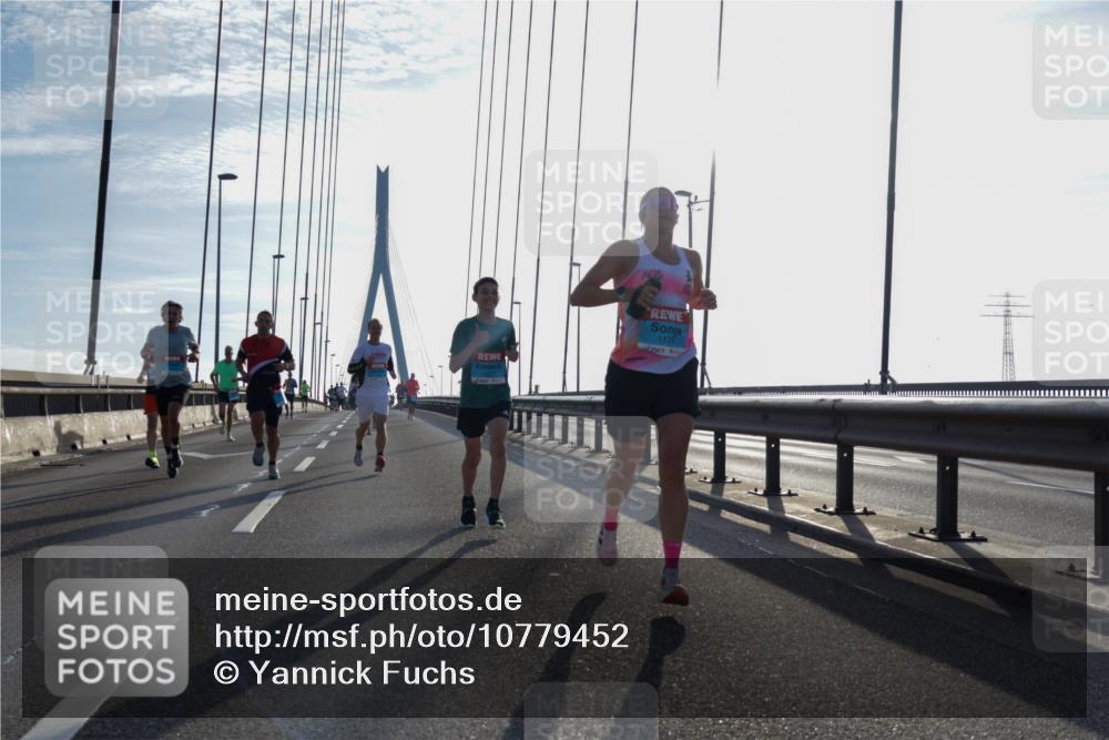 03.10.2026 - Köhlbrandbrückenlauf Yannick Fuchs http://msf.ph/oto/10779452 03.10.2026 09:24:38 Position 1 1179 meine-sportfotos.de