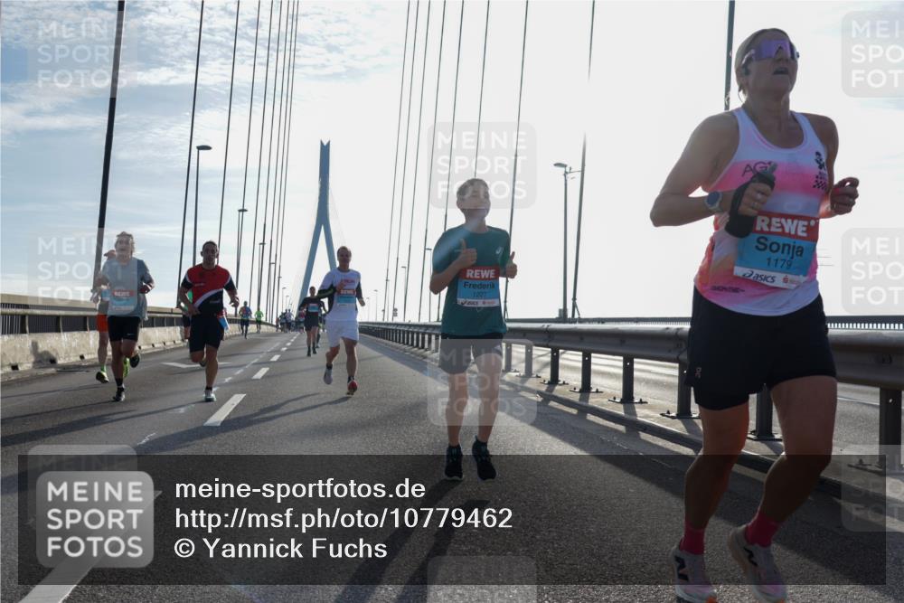 03.10.2026 - Köhlbrandbrückenlauf Yannick Fuchs http://msf.ph/oto/10779462 03.10.2026 09:24:39 Position 1 1227, 1179 meine-sportfotos.de