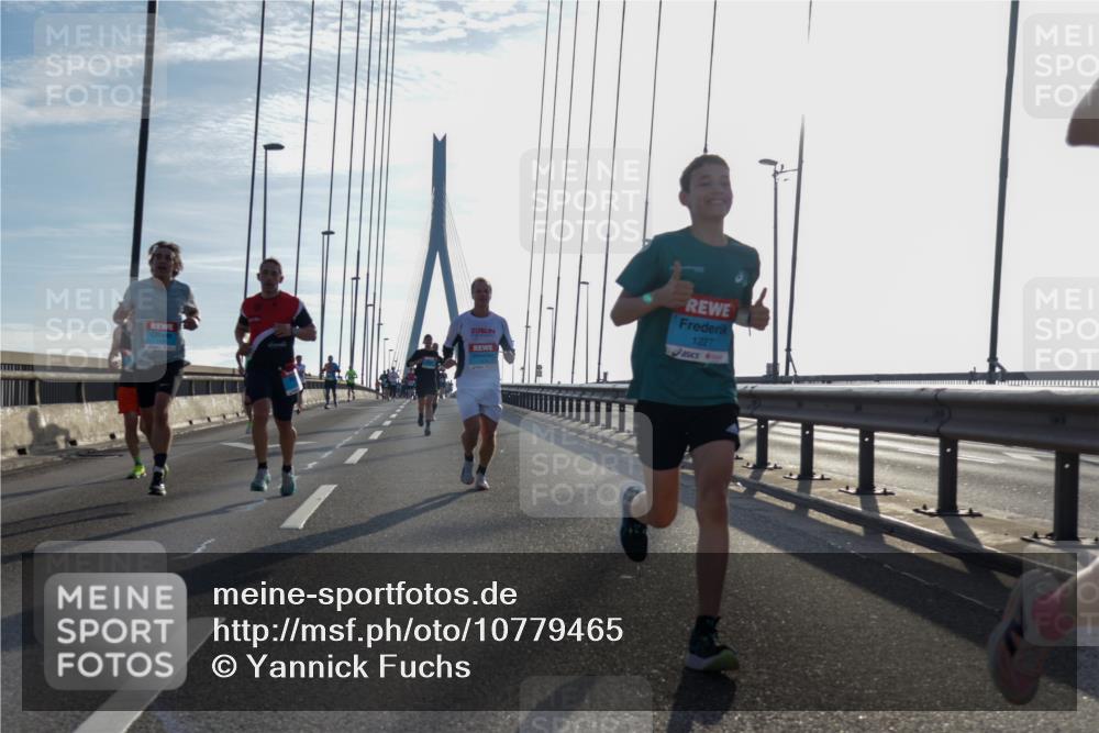 03.10.2026 - Köhlbrandbrückenlauf Yannick Fuchs http://msf.ph/oto/10779465 03.10.2026 09:24:39 Position 1 1227 meine-sportfotos.de