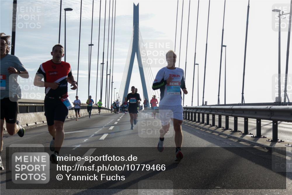 03.10.2026 - Köhlbrandbrückenlauf Yannick Fuchs http://msf.ph/oto/10779466 03.10.2026 09:24:40 Position 1 1475 meine-sportfotos.de
