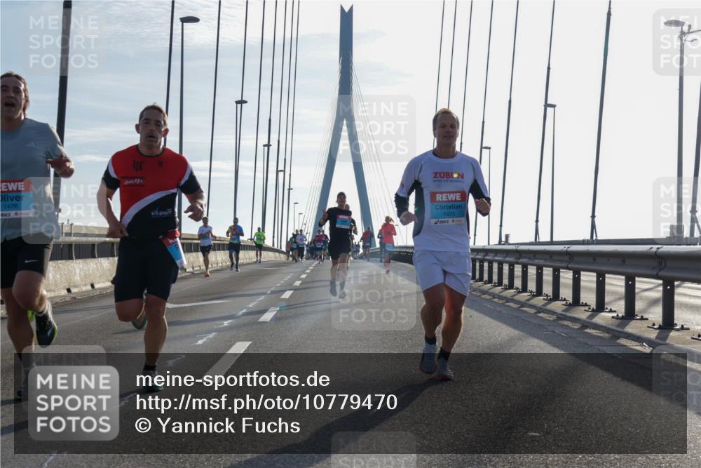 03.10.2026 - Köhlbrandbrückenlauf Yannick Fuchs http://msf.ph/oto/10779470 03.10.2026 09:24:40 Position 1 1476, 1475 meine-sportfotos.de