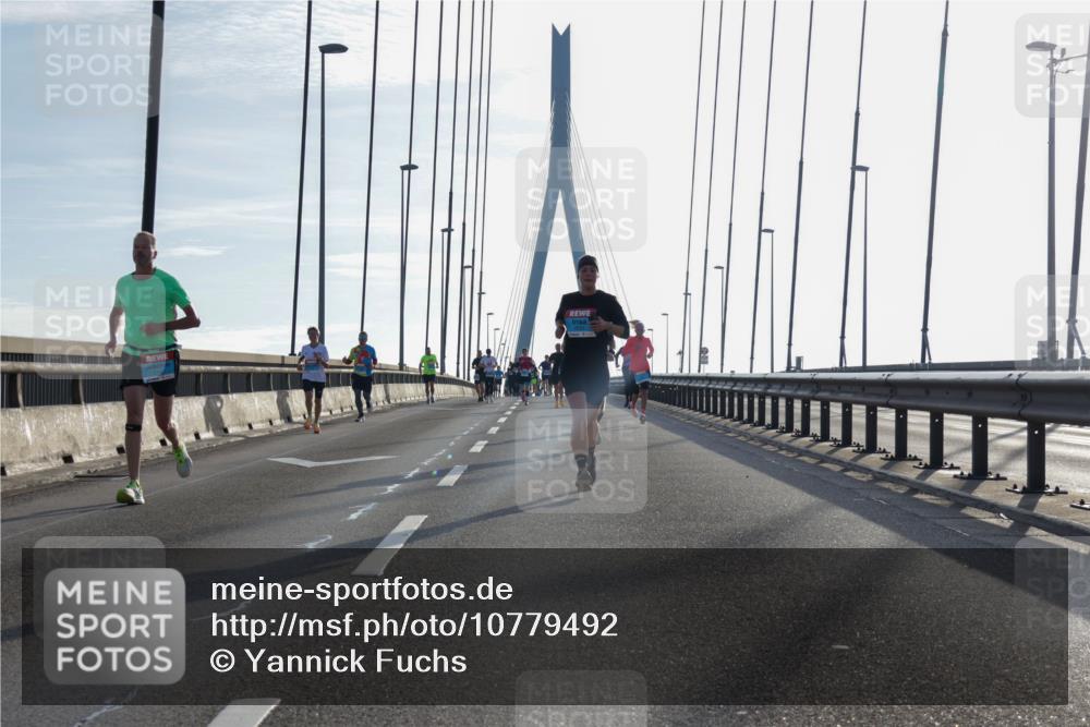 03.10.2026 - Köhlbrandbrückenlauf Yannick Fuchs http://msf.ph/oto/10779492 03.10.2026 09:24:42 Position 1  meine-sportfotos.de
