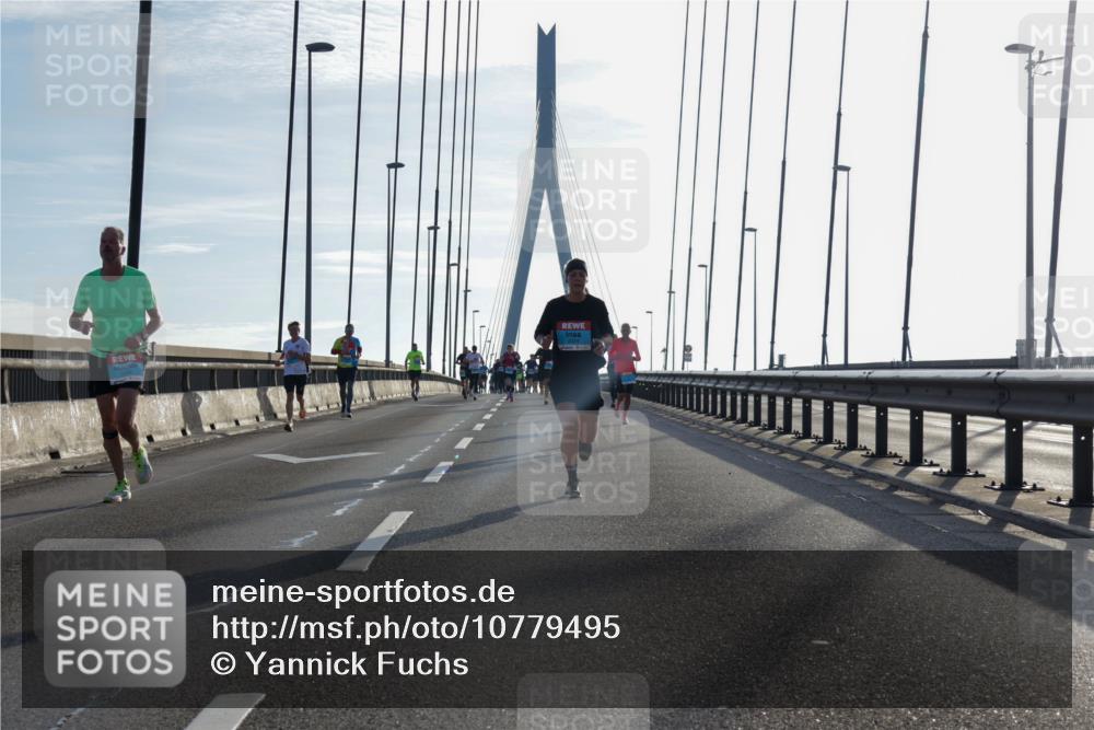 03.10.2026 - Köhlbrandbrückenlauf Yannick Fuchs http://msf.ph/oto/10779495 03.10.2026 09:24:42 Position 1  meine-sportfotos.de