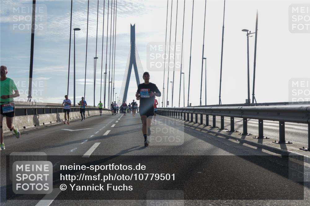 03.10.2026 - Köhlbrandbrückenlauf Yannick Fuchs http://msf.ph/oto/10779501 03.10.2026 09:24:42 Position 1  meine-sportfotos.de