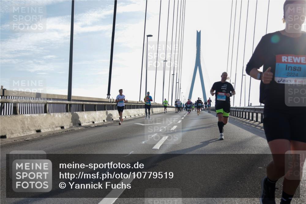 03.10.2026 - Köhlbrandbrückenlauf Yannick Fuchs http://msf.ph/oto/10779519 03.10.2026 09:24:44 Position 1 2224 meine-sportfotos.de