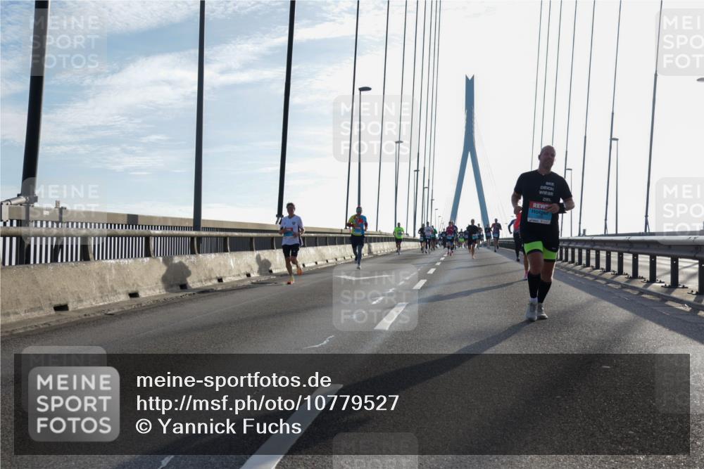 03.10.2026 - Köhlbrandbrückenlauf Yannick Fuchs http://msf.ph/oto/10779527 03.10.2026 09:24:45 Position 1  meine-sportfotos.de