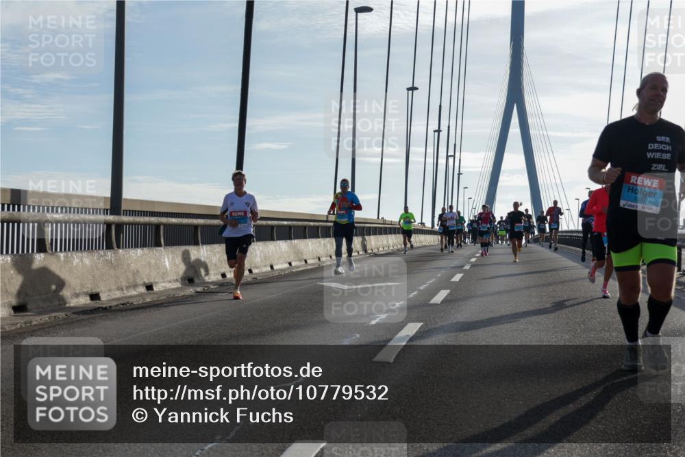 03.10.2026 - Köhlbrandbrückenlauf Yannick Fuchs http://msf.ph/oto/10779532 03.10.2026 09:24:45 Position 1 1589 meine-sportfotos.de