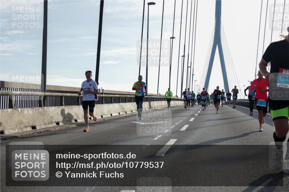 03.10.2026 - Köhlbrandbrückenlauf Yannick Fuchs http://msf.ph/oto/10779537 03.10.2026 09:24:45 Position 1 158 meine-sportfotos.de