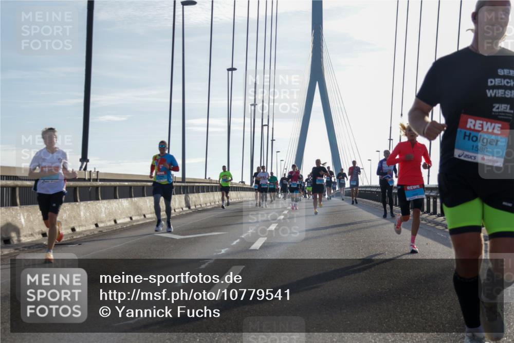 03.10.2026 - Köhlbrandbrückenlauf Yannick Fuchs http://msf.ph/oto/10779541 03.10.2026 09:24:46 Position 1 1589 meine-sportfotos.de