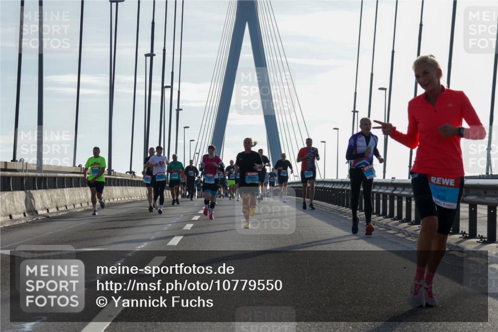 03.10.2026 - Köhlbrandbrückenlauf Yannick Fuchs http://msf.ph/oto/10779550 03.10.2026 09:24:46 Position 1 832 meine-sportfotos.de