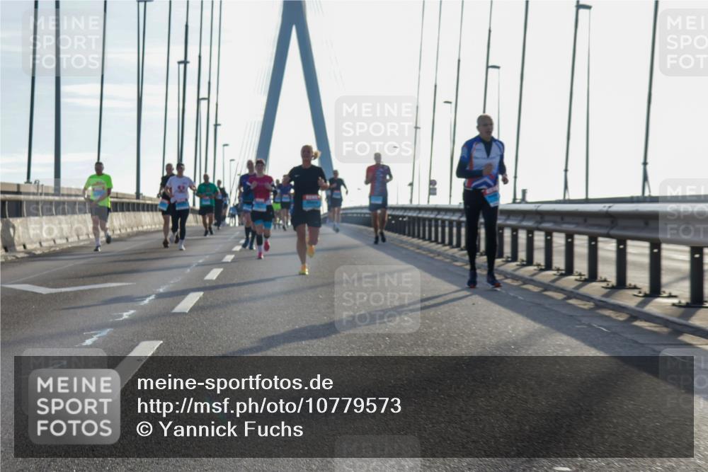 03.10.2026 - Köhlbrandbrückenlauf Yannick Fuchs http://msf.ph/oto/10779573 03.10.2026 09:24:48 Position 1  meine-sportfotos.de