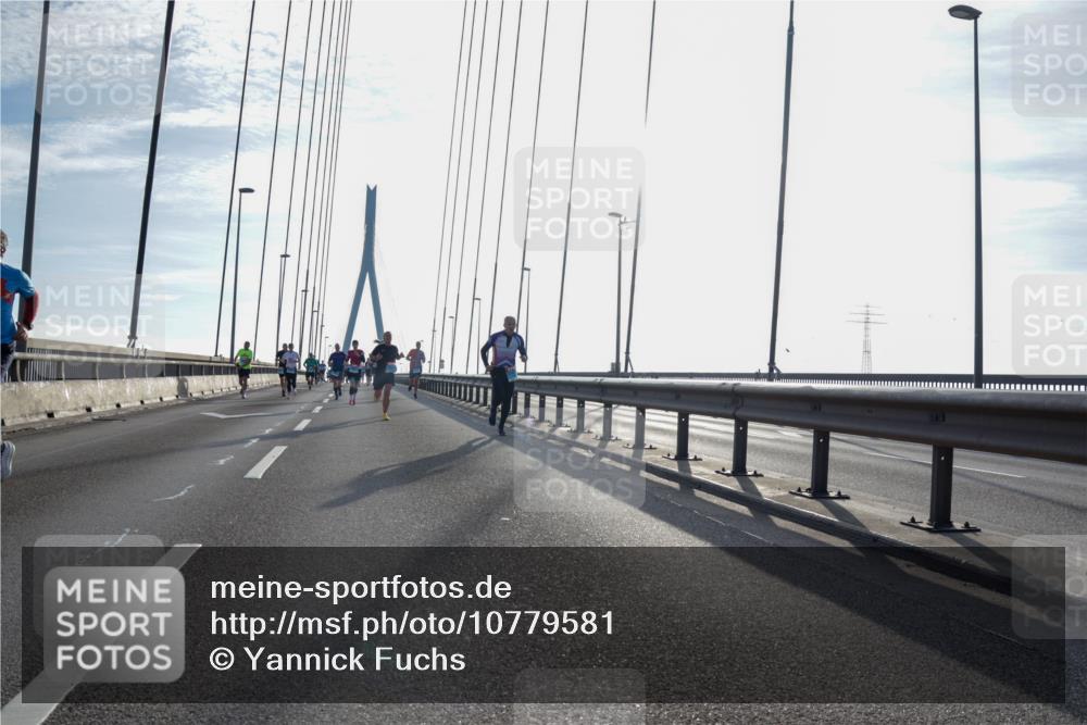 03.10.2026 - Köhlbrandbrückenlauf Yannick Fuchs http://msf.ph/oto/10779581 03.10.2026 09:24:49 Position 1  meine-sportfotos.de