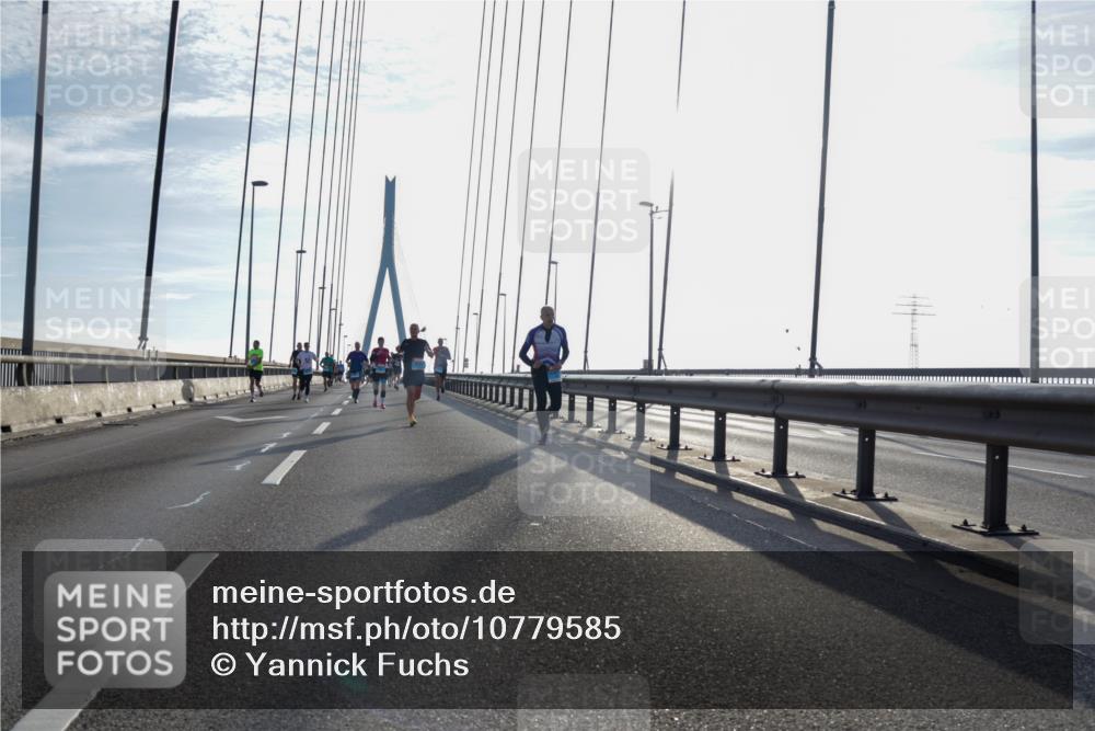 03.10.2026 - Köhlbrandbrückenlauf Yannick Fuchs http://msf.ph/oto/10779585 03.10.2026 09:24:49 Position 1  meine-sportfotos.de