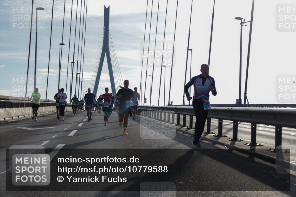 03.10.2026 - Köhlbrandbrückenlauf Yannick Fuchs http://msf.ph/oto/10779588 03.10.2026 09:24:50 Position 1  meine-sportfotos.de