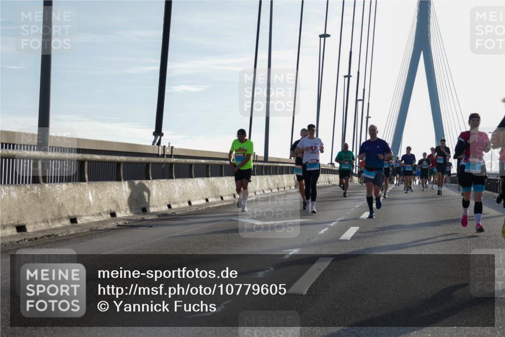 03.10.2026 - Köhlbrandbrückenlauf Yannick Fuchs http://msf.ph/oto/10779605 03.10.2026 09:24:51 Position 1  meine-sportfotos.de