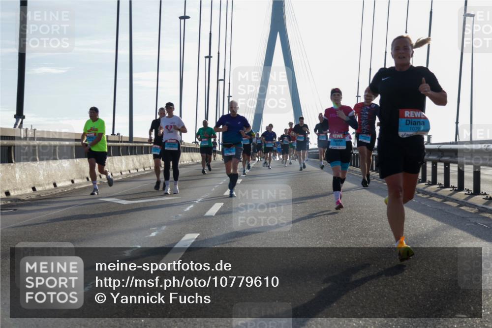 03.10.2026 - Köhlbrandbrückenlauf Yannick Fuchs http://msf.ph/oto/10779610 03.10.2026 09:24:51 Position 1 1079 meine-sportfotos.de