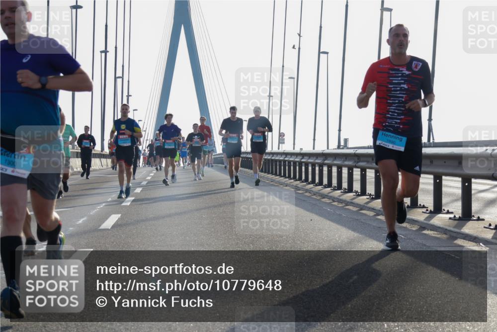 03.10.2026 - Köhlbrandbrückenlauf Yannick Fuchs http://msf.ph/oto/10779648 03.10.2026 09:24:55 Position 1  meine-sportfotos.de