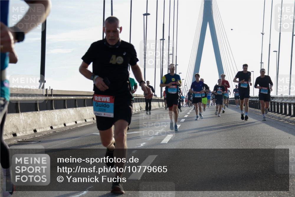 03.10.2026 - Köhlbrandbrückenlauf Yannick Fuchs http://msf.ph/oto/10779665 03.10.2026 09:24:55 Position 1 2228 meine-sportfotos.de