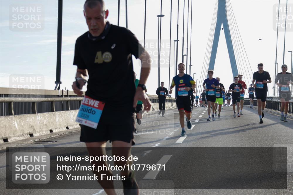 03.10.2026 - Köhlbrandbrückenlauf Yannick Fuchs http://msf.ph/oto/10779671 03.10.2026 09:24:56 Position 1 2228 meine-sportfotos.de
