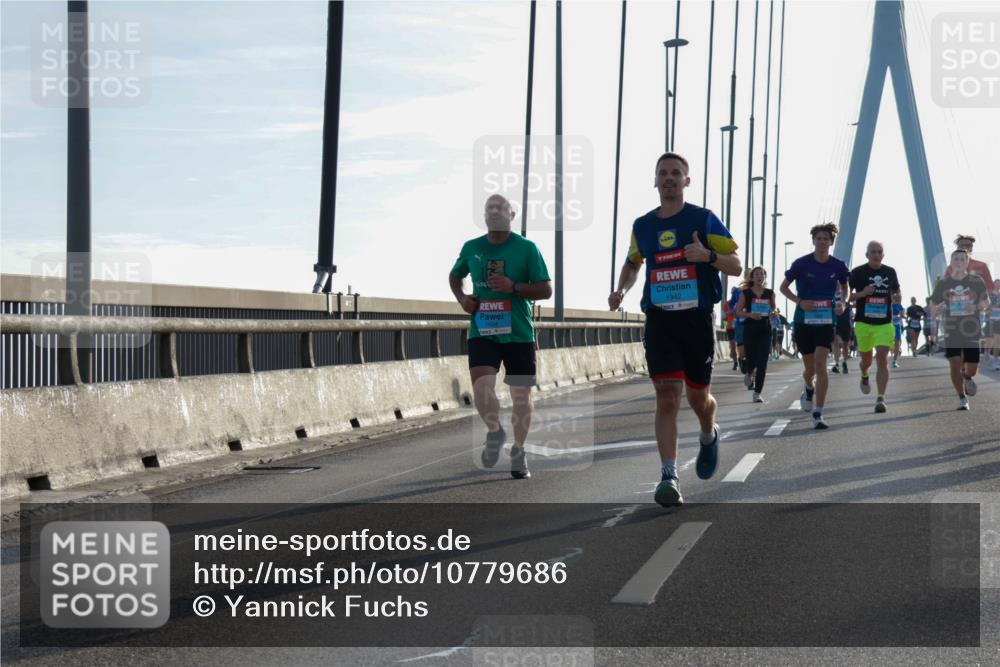 03.10.2026 - Köhlbrandbrückenlauf Yannick Fuchs http://msf.ph/oto/10779686 03.10.2026 09:24:57 Position 1 1942, 1604 meine-sportfotos.de