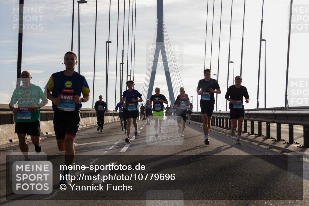 03.10.2026 - Köhlbrandbrückenlauf Yannick Fuchs http://msf.ph/oto/10779696 03.10.2026 09:24:58 Position 1 1604, 1942 meine-sportfotos.de