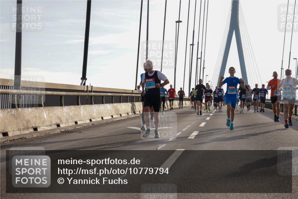 03.10.2026 - Köhlbrandbrückenlauf Yannick Fuchs http://msf.ph/oto/10779794 03.10.2026 09:25:06 Position 1  meine-sportfotos.de