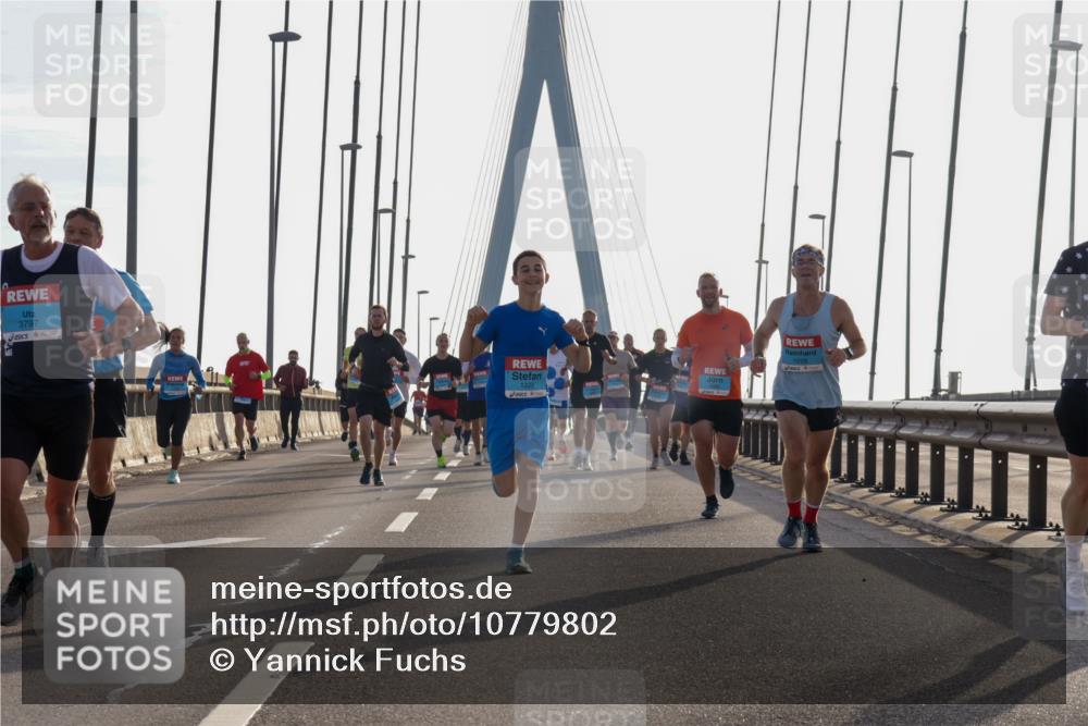 03.10.2026 - Köhlbrandbrückenlauf Yannick Fuchs http://msf.ph/oto/10779802 03.10.2026 09:25:06 Position 1 3797, 1229 meine-sportfotos.de