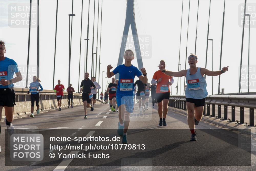03.10.2026 - Köhlbrandbrückenlauf Yannick Fuchs http://msf.ph/oto/10779813 03.10.2026 09:25:07 Position 1 1229, 1226 meine-sportfotos.de