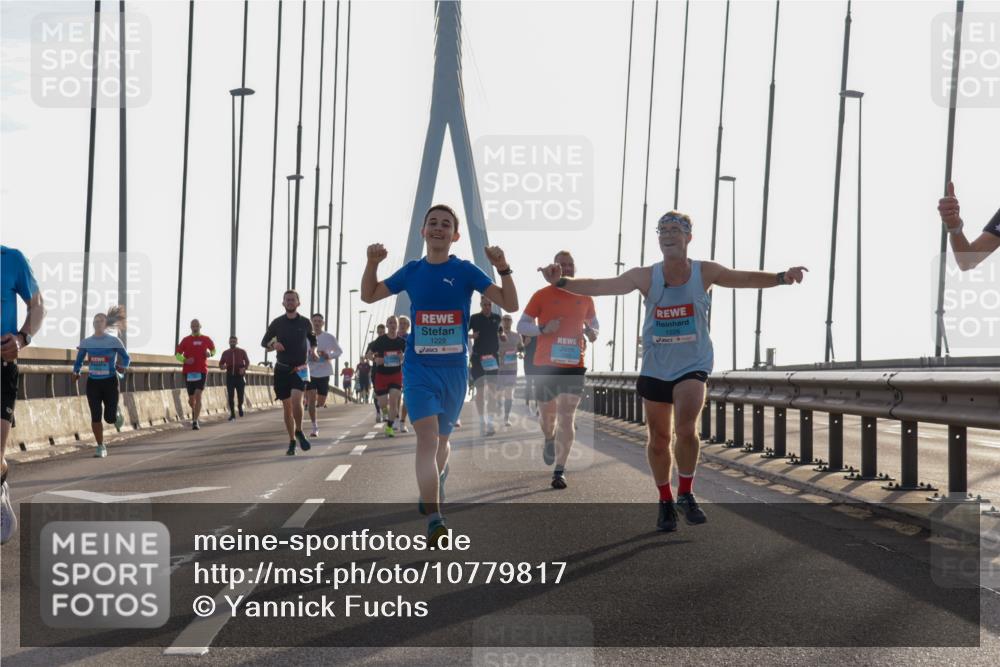 03.10.2026 - Köhlbrandbrückenlauf Yannick Fuchs http://msf.ph/oto/10779817 03.10.2026 09:25:07 Position 1 1229, 1226 meine-sportfotos.de