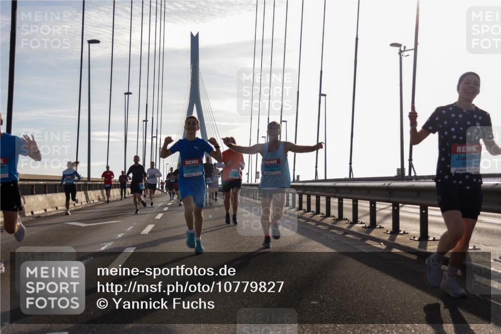 03.10.2026 - Köhlbrandbrückenlauf Yannick Fuchs http://msf.ph/oto/10779827 03.10.2026 09:25:08 Position 1 2262 meine-sportfotos.de