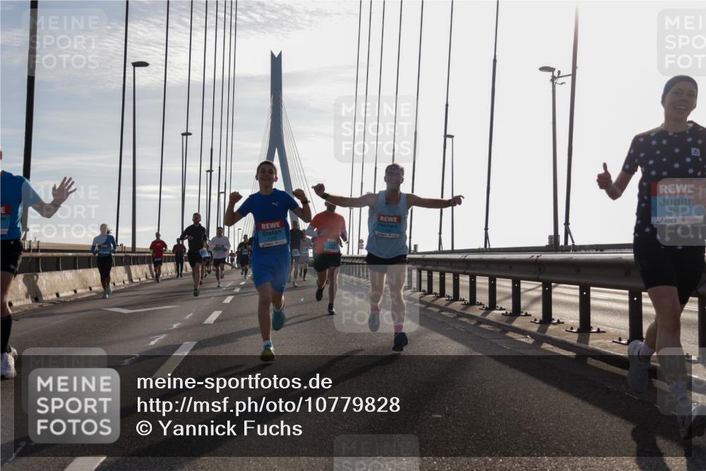 03.10.2026 - Köhlbrandbrückenlauf Yannick Fuchs http://msf.ph/oto/10779828 03.10.2026 09:25:08 Position 1 2262 meine-sportfotos.de