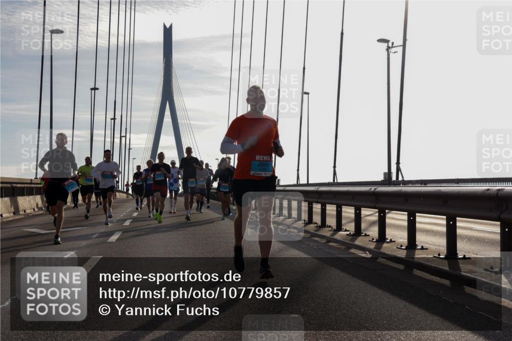 03.10.2026 - Köhlbrandbrückenlauf Yannick Fuchs http://msf.ph/oto/10779857 03.10.2026 09:25:10 Position 1  meine-sportfotos.de