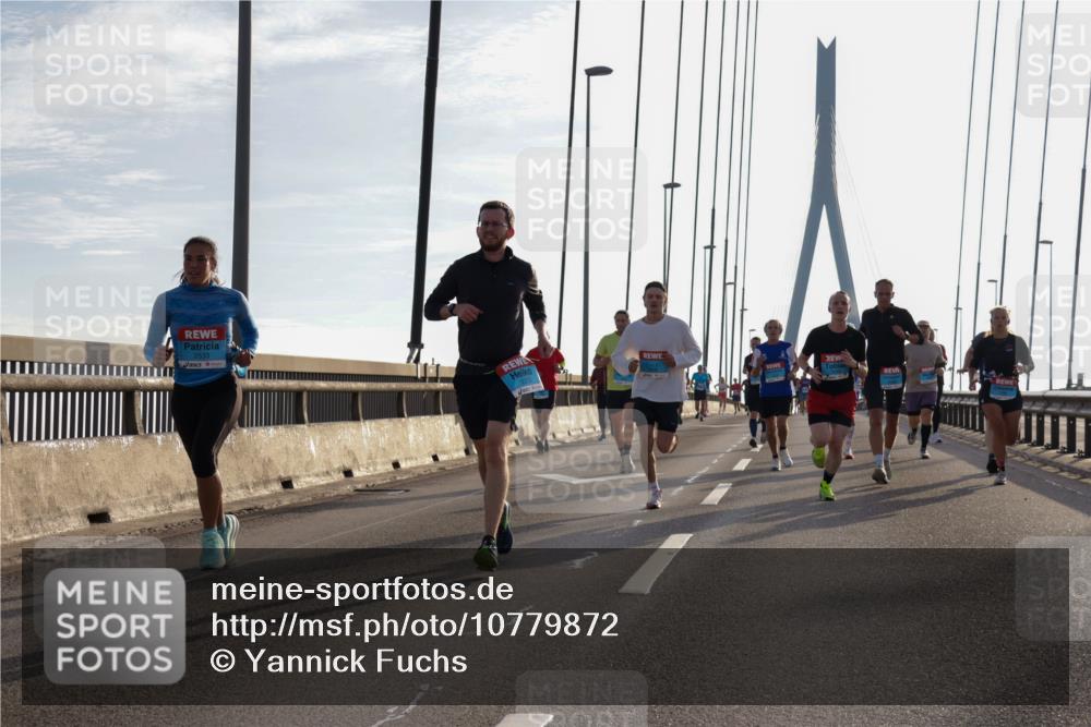 03.10.2026 - Köhlbrandbrückenlauf Yannick Fuchs http://msf.ph/oto/10779872 03.10.2026 09:25:12 Position 1 2533 meine-sportfotos.de